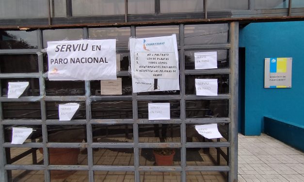 Funcionarios de Serviu en Los Lagos en paro indefinido en todas sus unidades