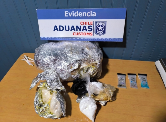 A bordo barcaza descubren a pasajero transportando cocaína, lidocaína y marihuana