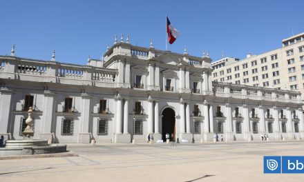 «Batalla» contra el ausentismo: Gobierno confirma plan para evitar que funcionarios falten al trabajo