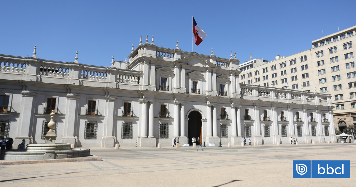 «Batalla» contra el ausentismo: Gobierno confirma plan para evitar que funcionarios falten al trabajo